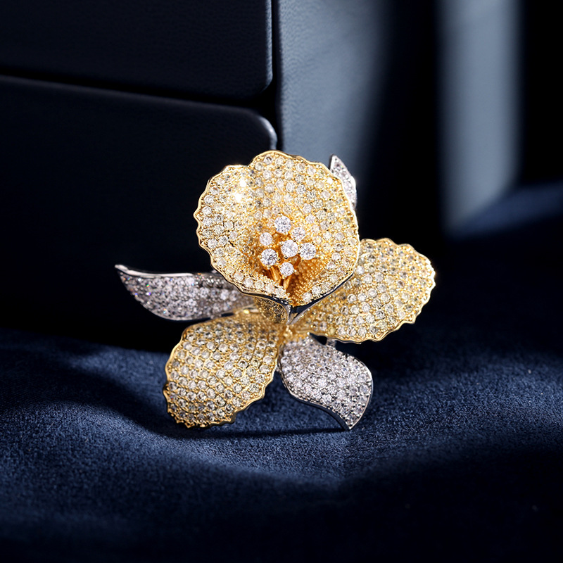 ghim cài áo hoa lan