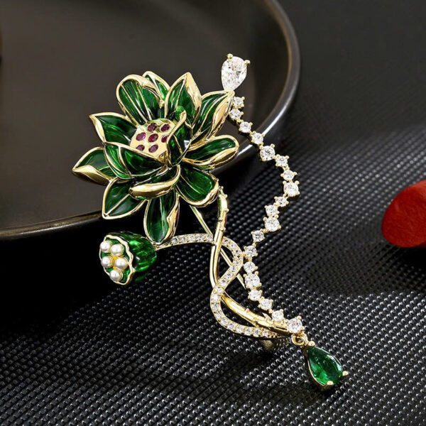 trâm cài áo hoa sen xanh