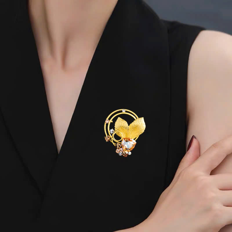 Trâm Cài Áo Lá Vàng Đính Pha Lê Ánh Kim - Hình ảnh 2