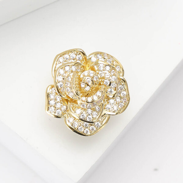 cài áo nụ hồng đính đá cao cấp