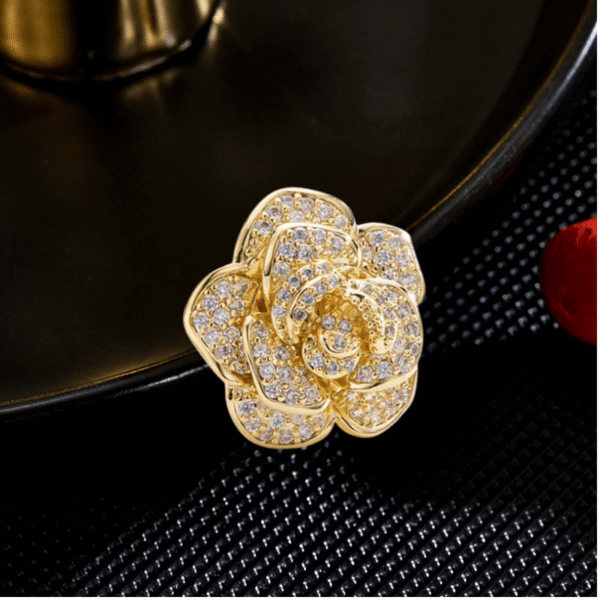 trâm cài áo nụ hồng đính đá