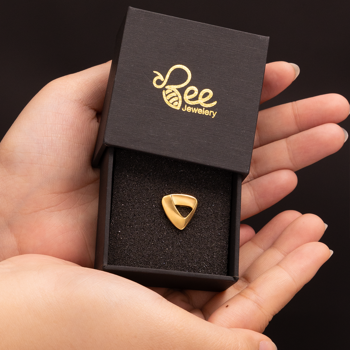 huy hiệu công ty mạ vàng vietcombank