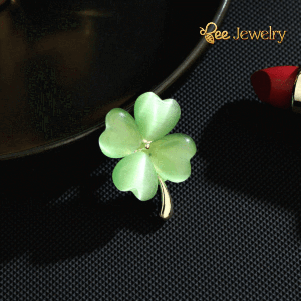 Pin Cài Áo Cỏ 4 Lá May Mắn Đính Phale Xanh Lá