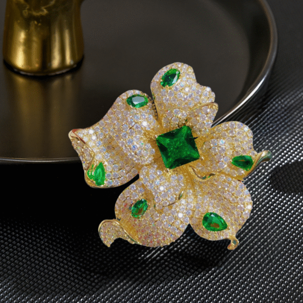 trâm cài áo hoa đính phale