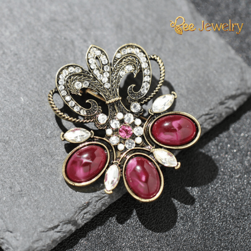 trâm cài áo đính đá phong cách retro