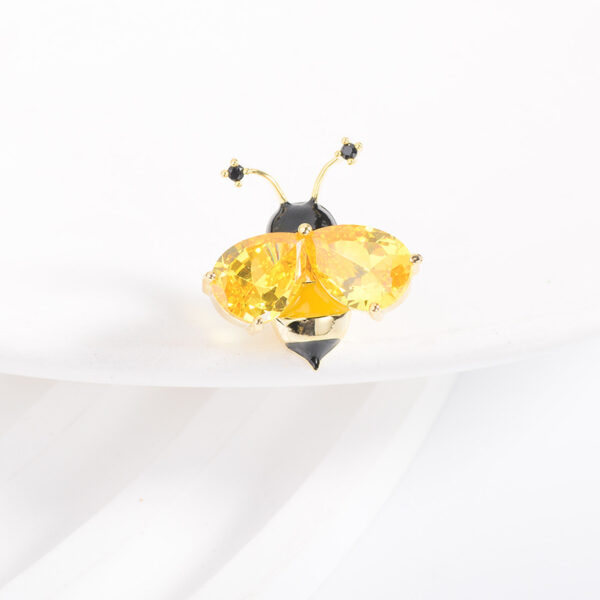 pin cài áo ong vàng