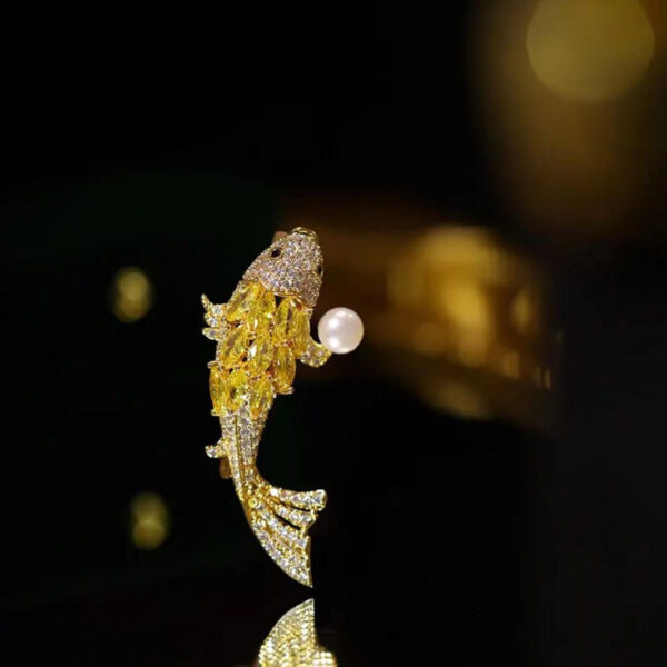 trâm cài áo cá koi may mắn