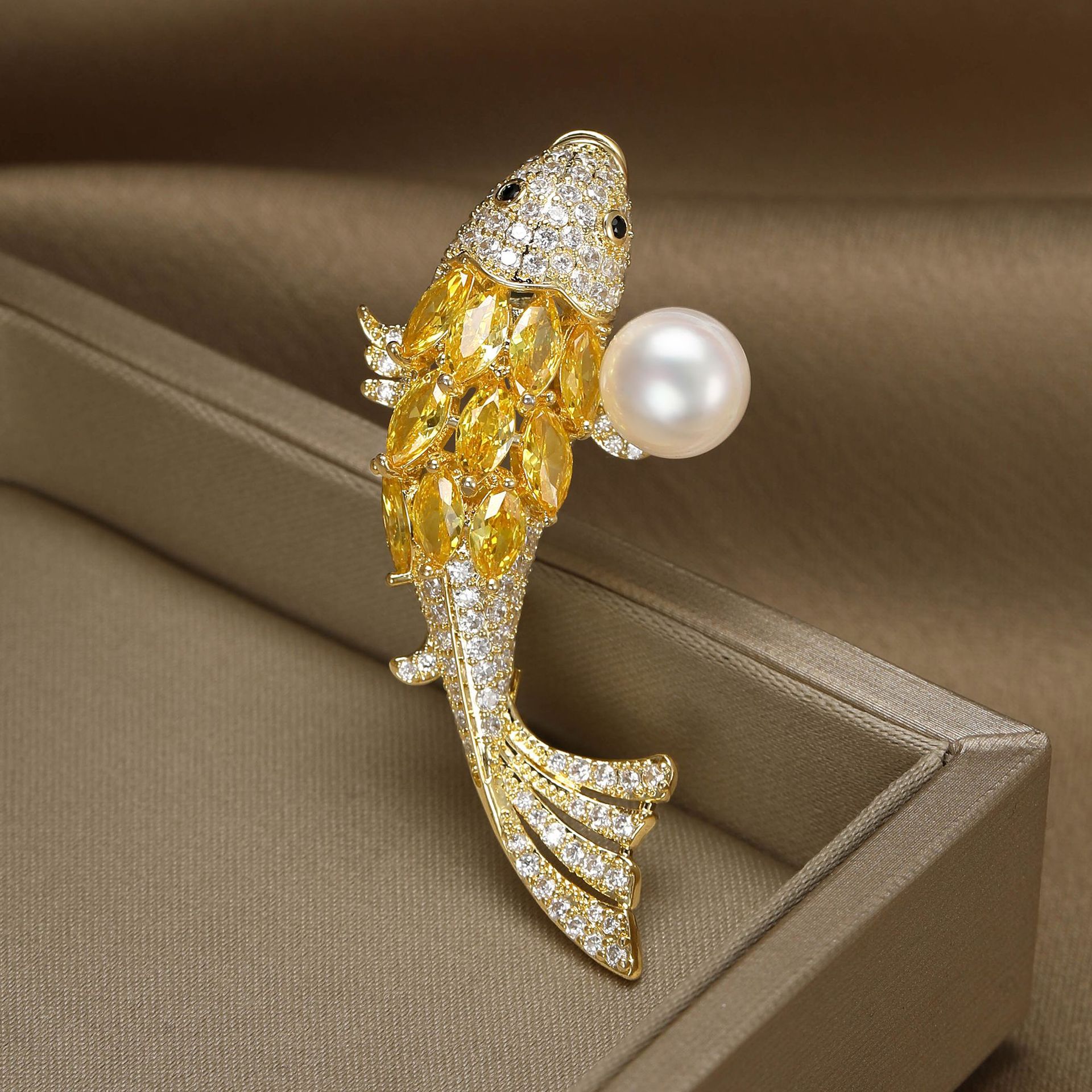 ghim cài áo mệnh thổ