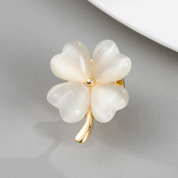 pin cài áo cỏ 4 lá