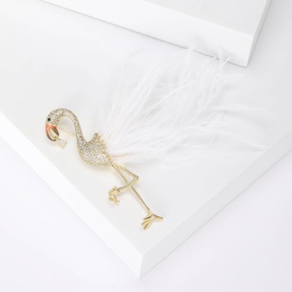 trâm cài áo hồng hạc lông vũ trắng