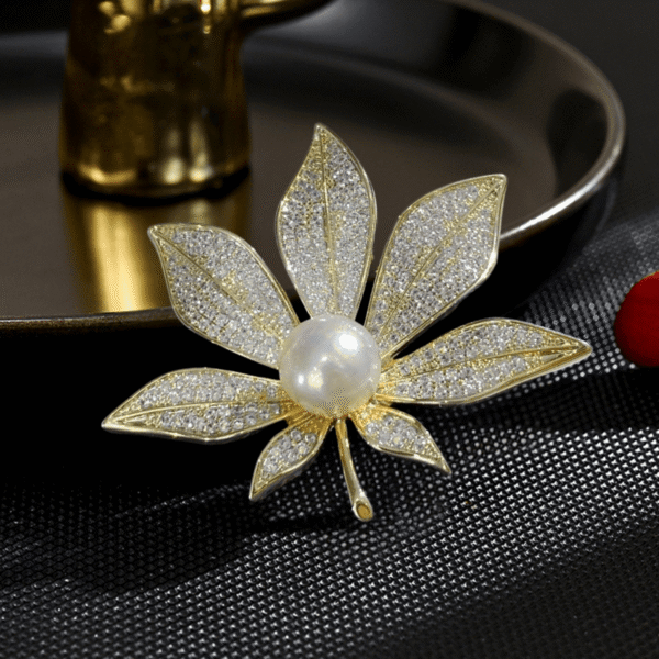 trâm cài áo chiếc lá