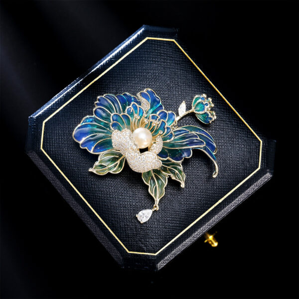 ghim cài áo hoa mẫu đơn xanh