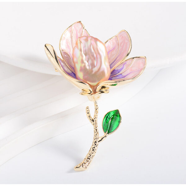 cài áo hoa mộc lan