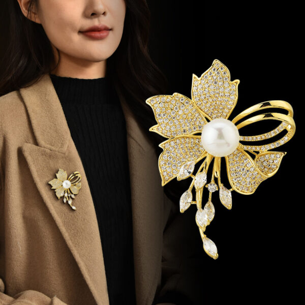 cài áo vest hoa lily