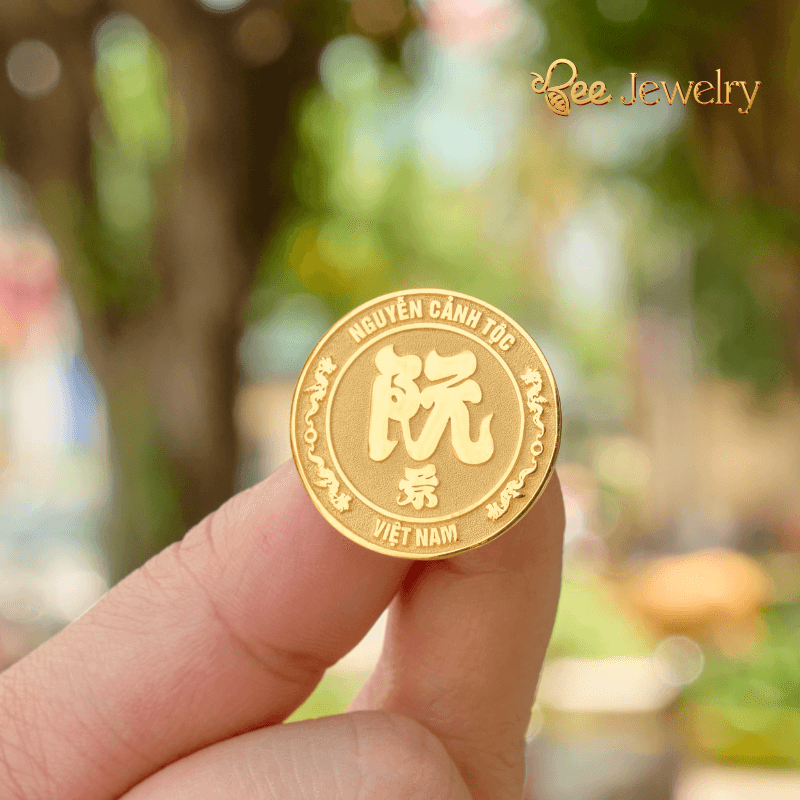 huy hiệu họ tộc mạ vàng 24K