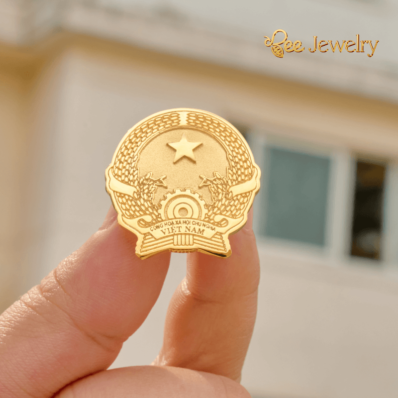 huy hiệu quốc huy mạ vàng 24K