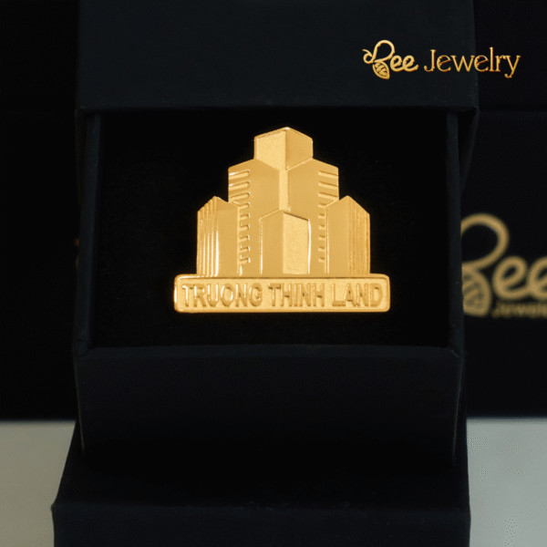 Mẫu gia công huy hiệu doanh nghiệp BĐS