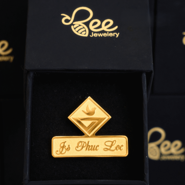 mẫu gia công huy hiệu mạ vàng 24K