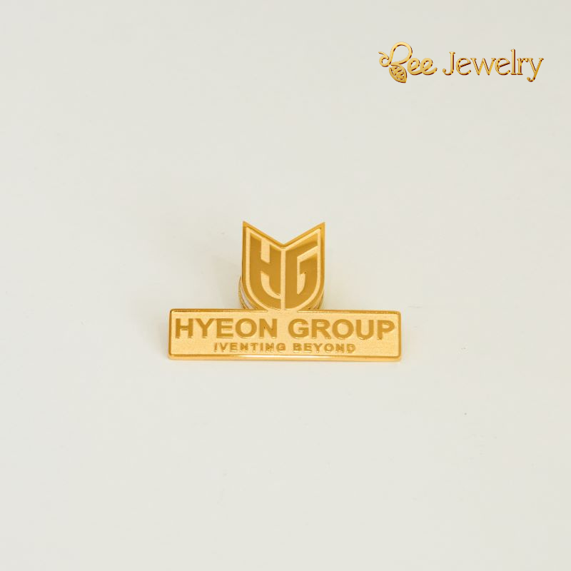 Gia công huy hiệu mạ vàng 24K