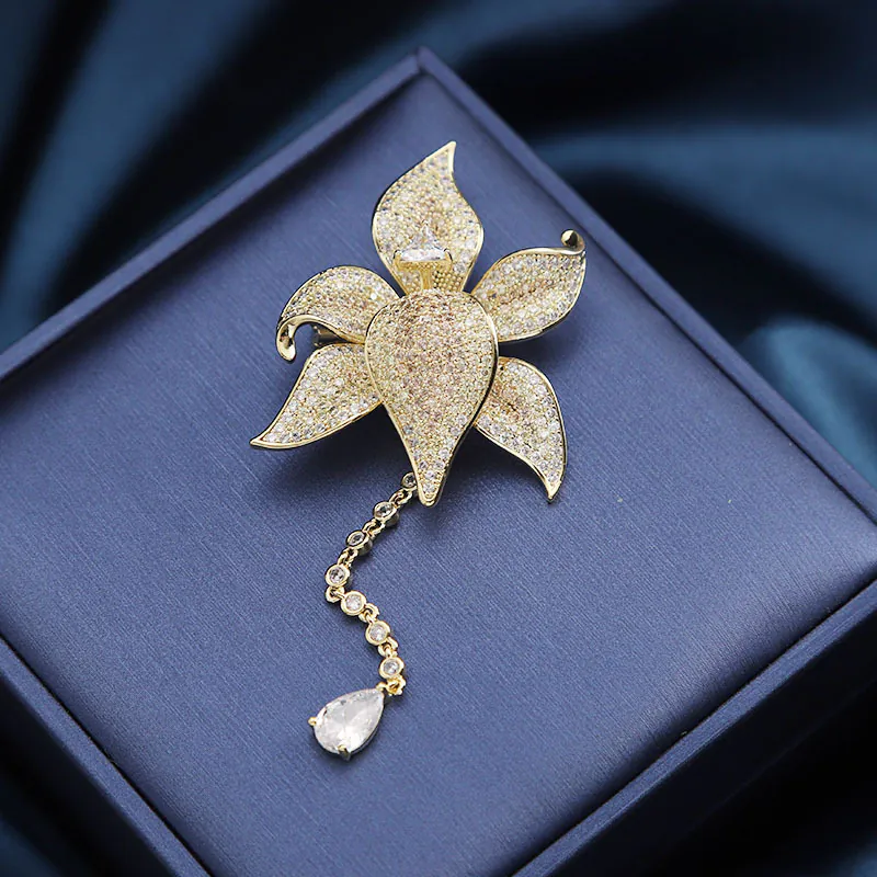 Trâm Cài Áo Hoa Hoa Lily Vàng Đính Đá - Hình ảnh 8