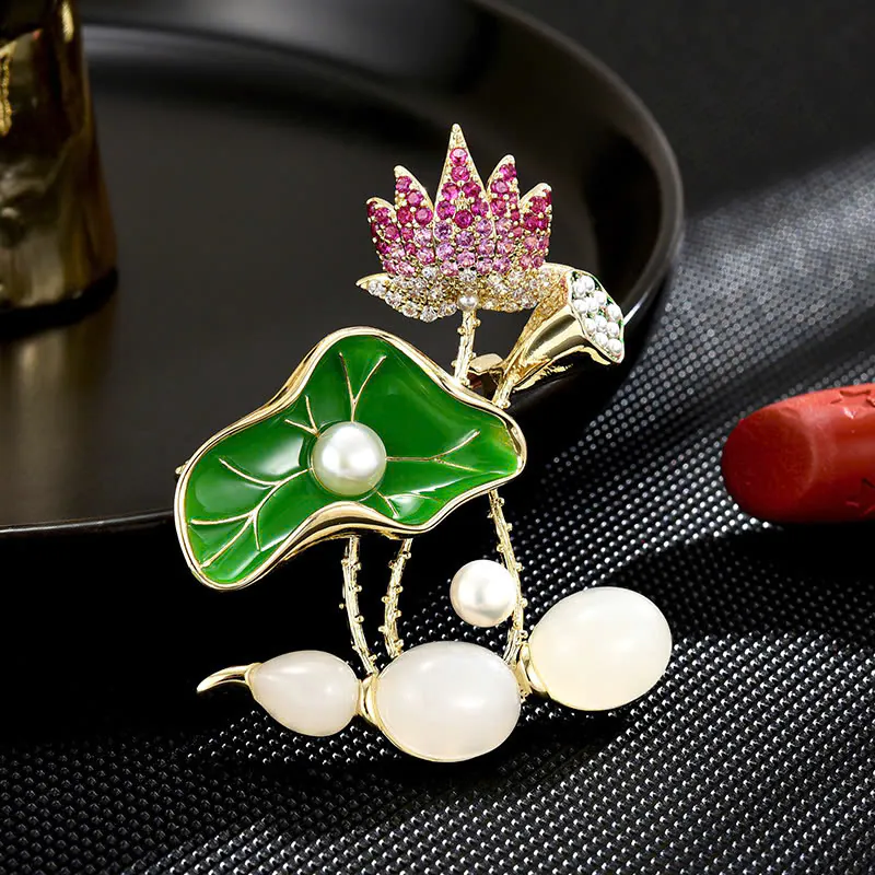 Trâm Cài Áo Hoa Củ Sen Đính Đá - Hình ảnh 3