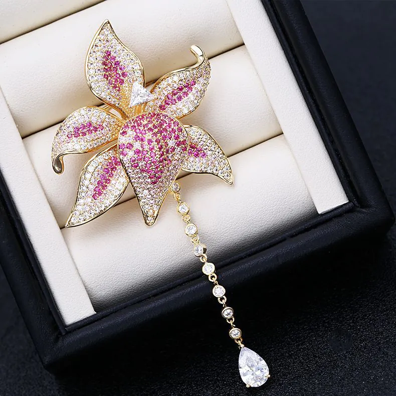Trâm Cài Áo Hoa Lily Hồng Đính Đá - Hình ảnh 3