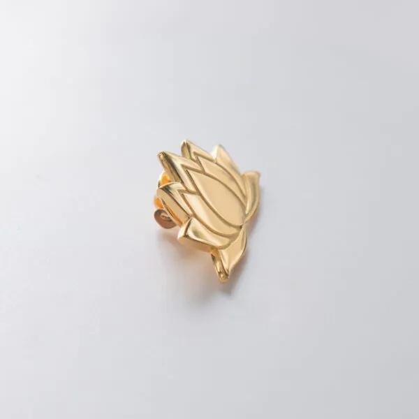 pin cài áo hoa sen