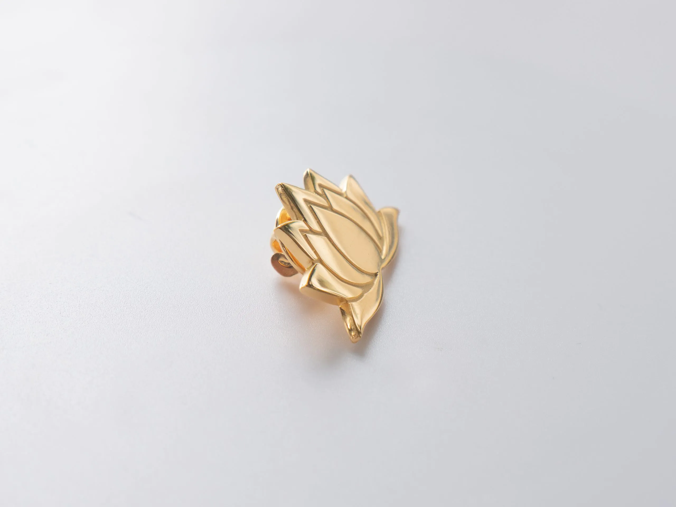 pin cài áo hoa sen