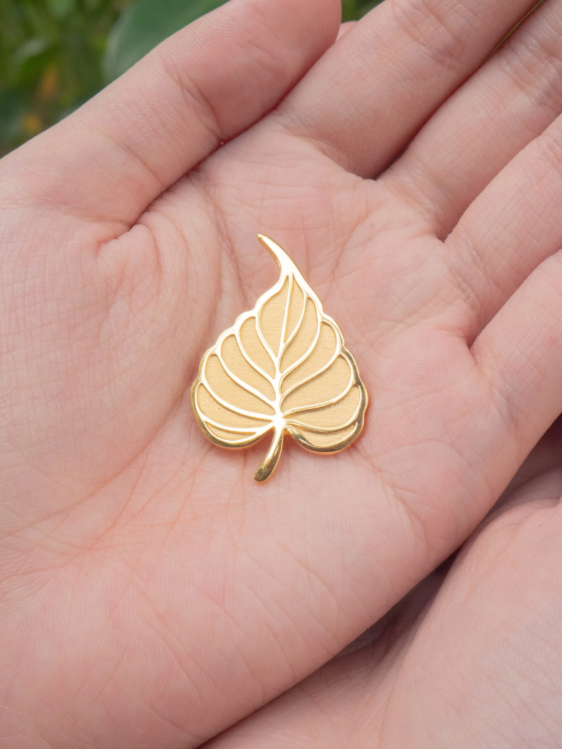Ghim Cài Áo Lá Bồ Đề Mạ Vàng 24K - Hình ảnh 5