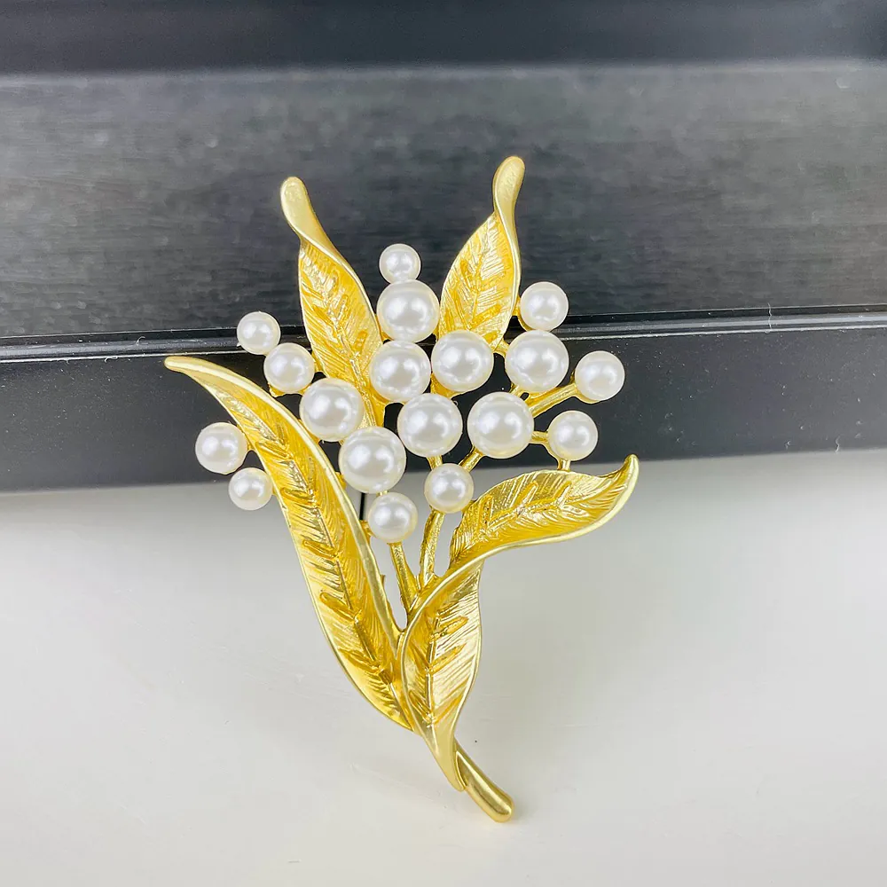 Trâm Cài Áo Lá Vàng 24K Đính Ngọc Trai - Hình ảnh 4