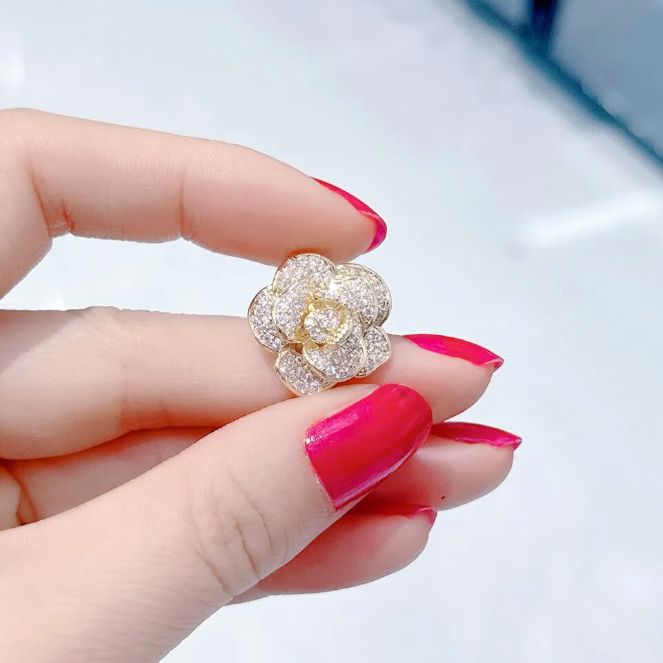 Trâm Cài Áo Nụ Hồng Đính Đá - Hình ảnh 3