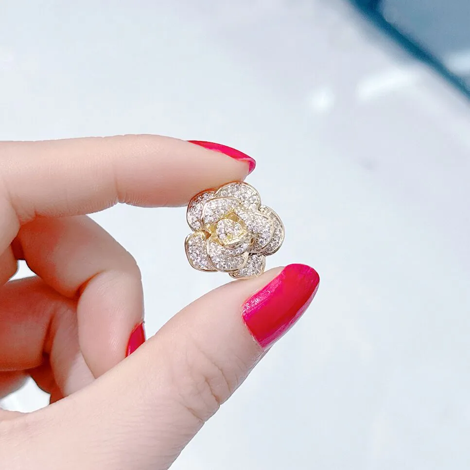 Trâm Cài Áo Nụ Hồng Đính Đá - Hình ảnh 2