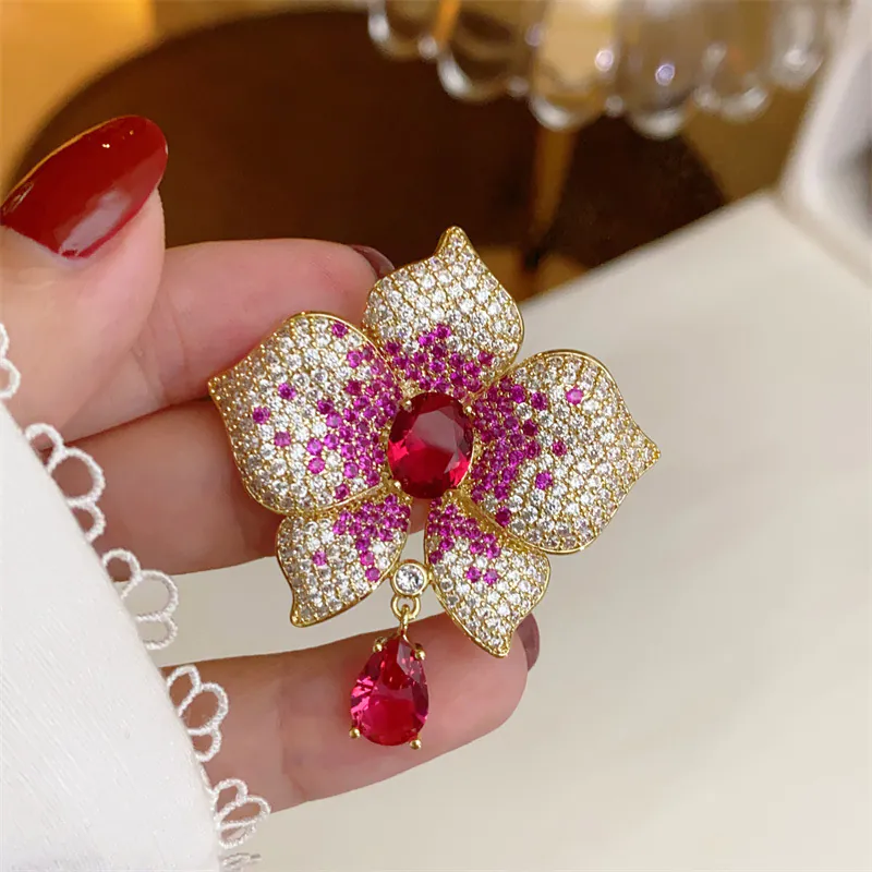 Trâm Cài Áo Hoa Đính Thạch Anh Hồng - Hình ảnh 3