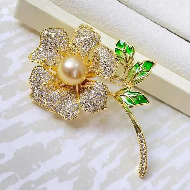 Trâm Cài Áo Hoa Đính Ngọc Trai Ánh Kim - Hình ảnh 5