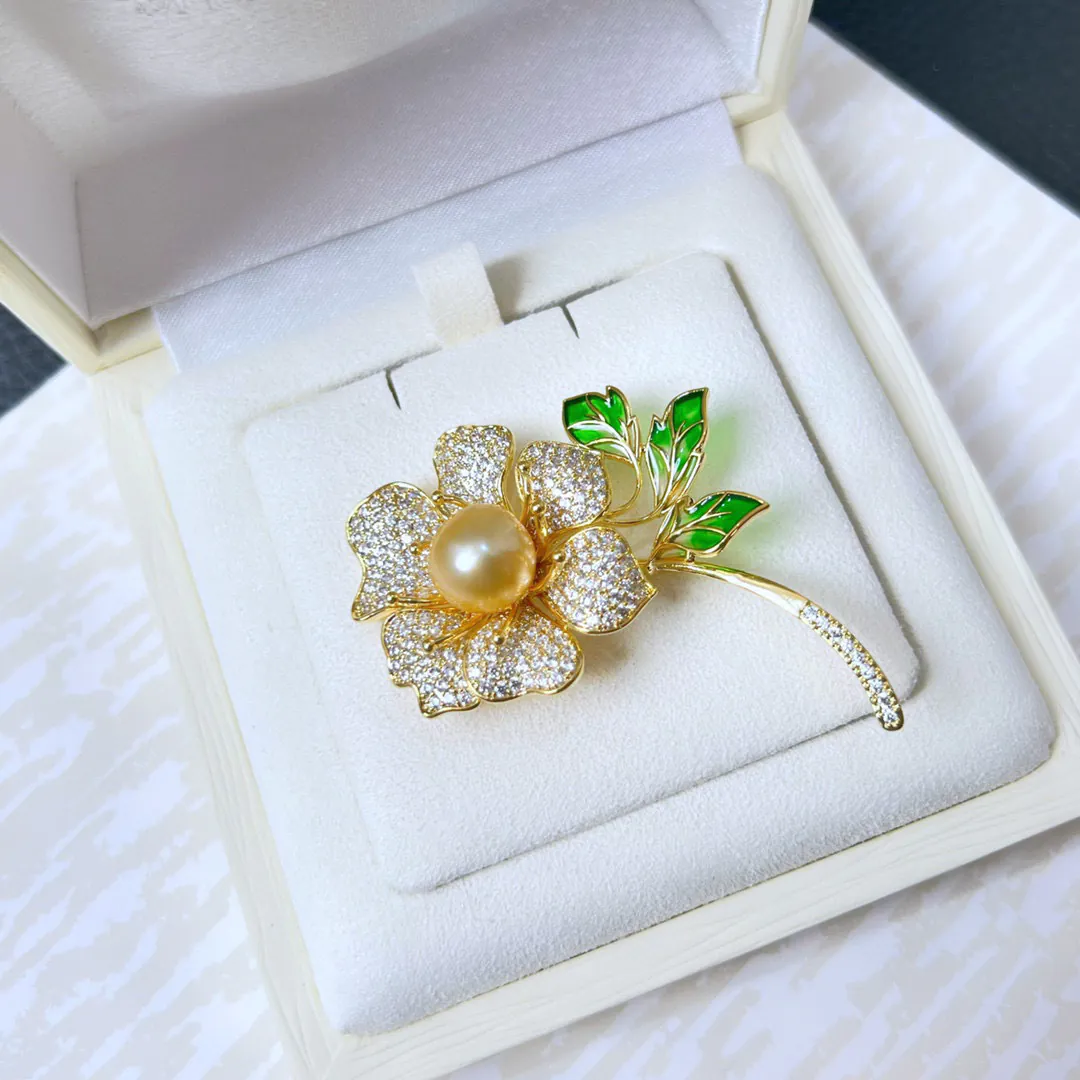 Trâm Cài Áo Hoa Đính Ngọc Trai Ánh Kim - Hình ảnh 4