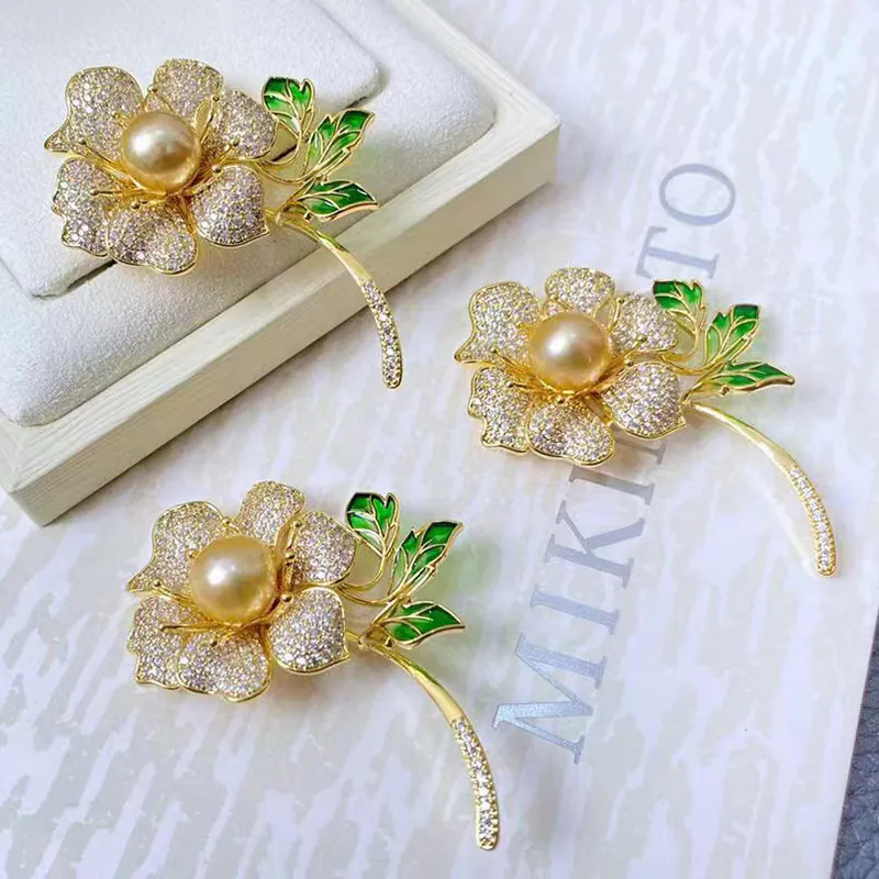Trâm Cài Áo Hoa Đính Ngọc Trai Ánh Kim - Hình ảnh 3