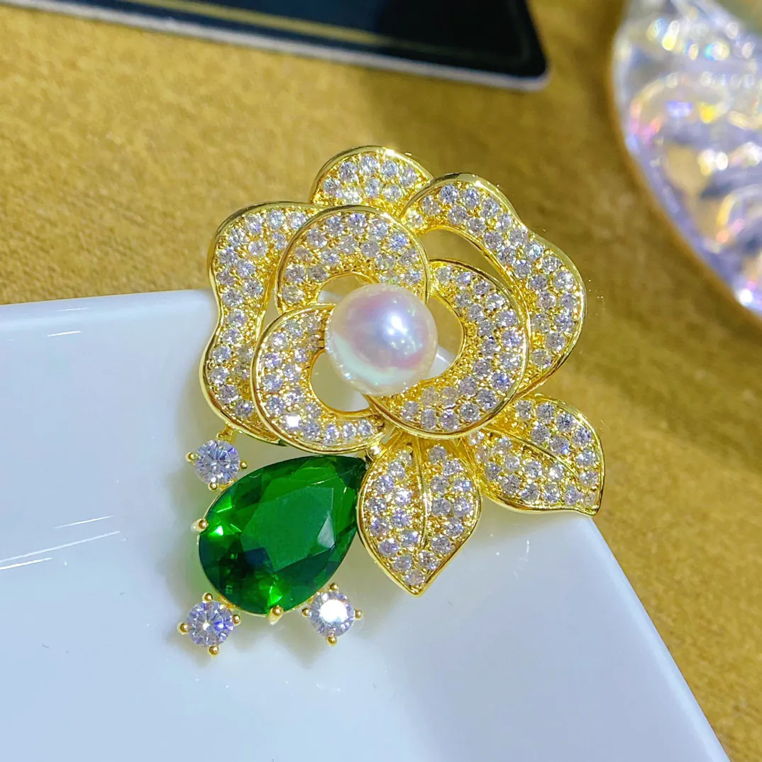 Trâm Cài Áo Hoa Hồng Kim Cương Đính Ngọc Trai Và Phale Xanh - Hình ảnh 2