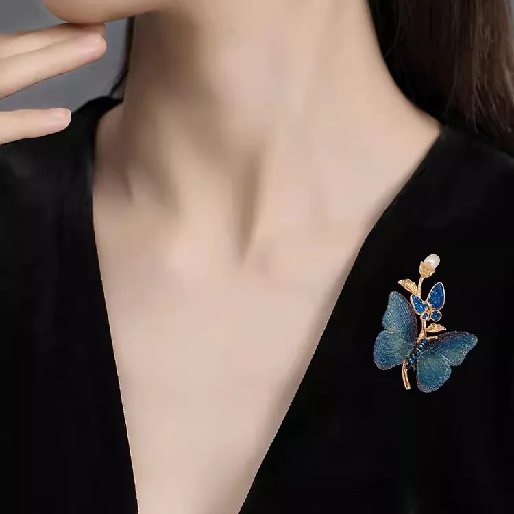 Trâm Cài Áo Bươm Bướm Vải Thêu Xanh Đính Ngọc Trai - Hình ảnh 14