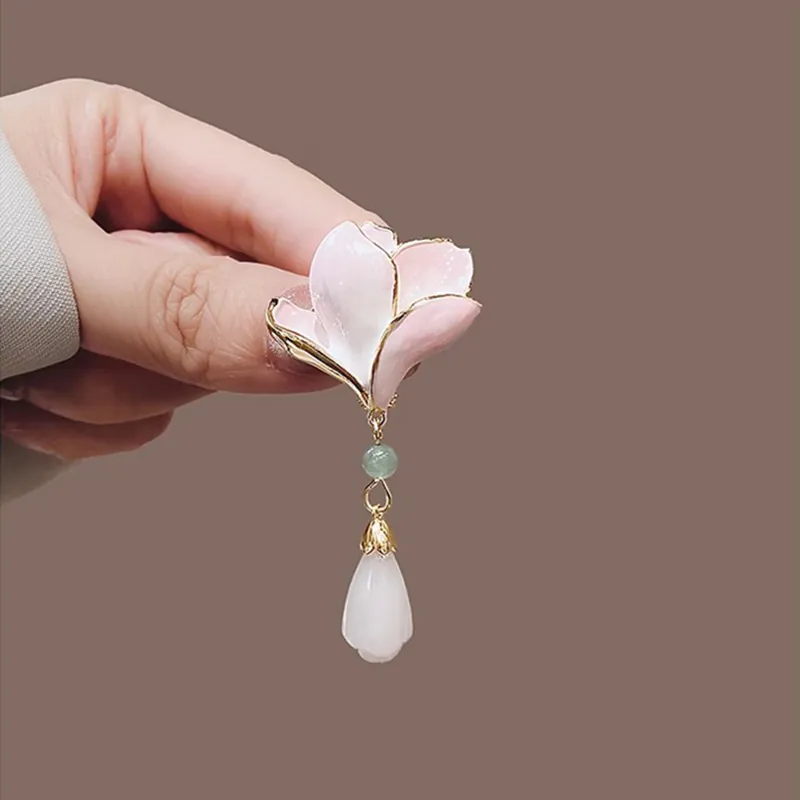 Trâm Cài Áo Hoa Mộc Lan Trắng Tráng Men - Hình ảnh 5
