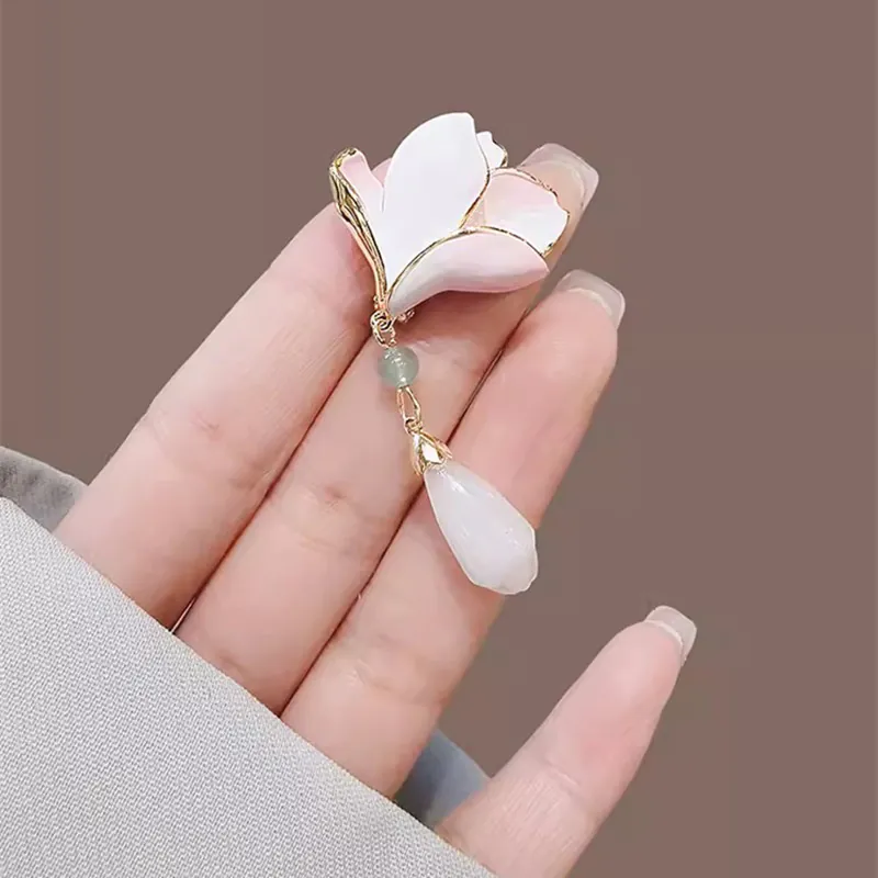 Trâm Cài Áo Hoa Mộc Lan Trắng Tráng Men - Hình ảnh 7
