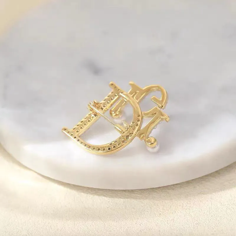 Trâm Cài Áo Chữ Dior Đính Đá Ngọc Trai - Hình ảnh 10