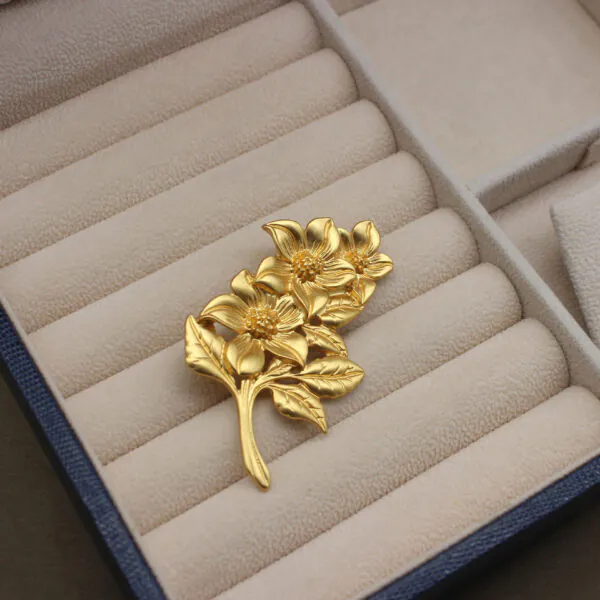 cài áo nhành hoa ạ vàng 24K