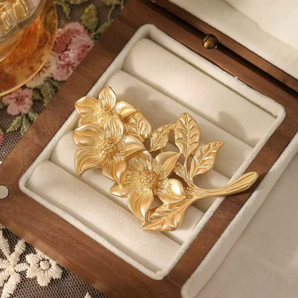 Trâm Cài Áo Nhành Hoa Mạ Vàng 24K - Hình ảnh 6