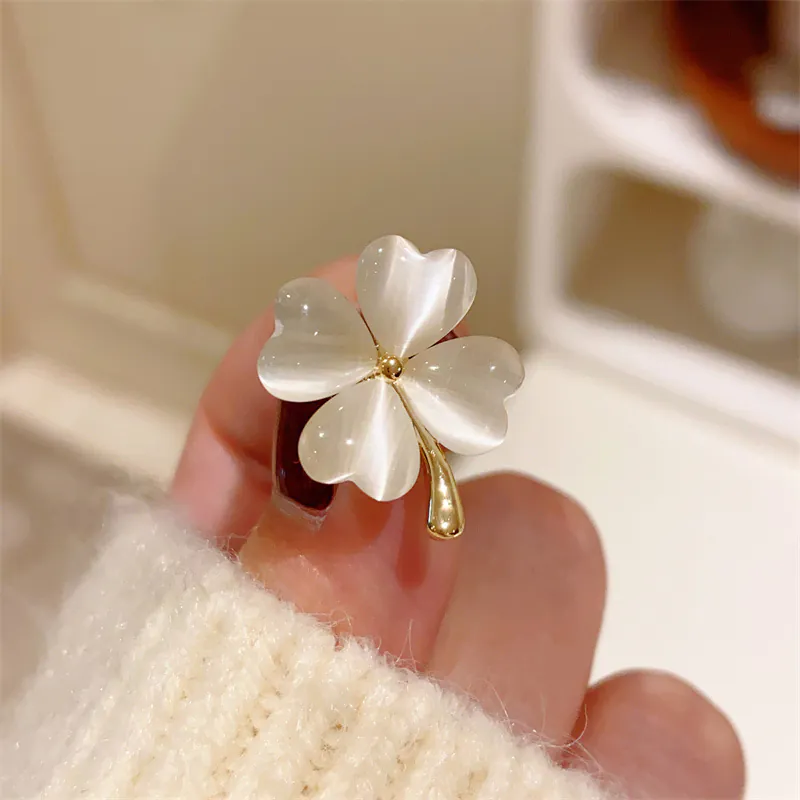 Pin Cài Áo Cỏ 4 Lá May Mắn Đính Phale - Hình ảnh 4