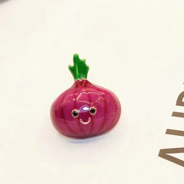 cài áo củ hành tím nhỏ cute