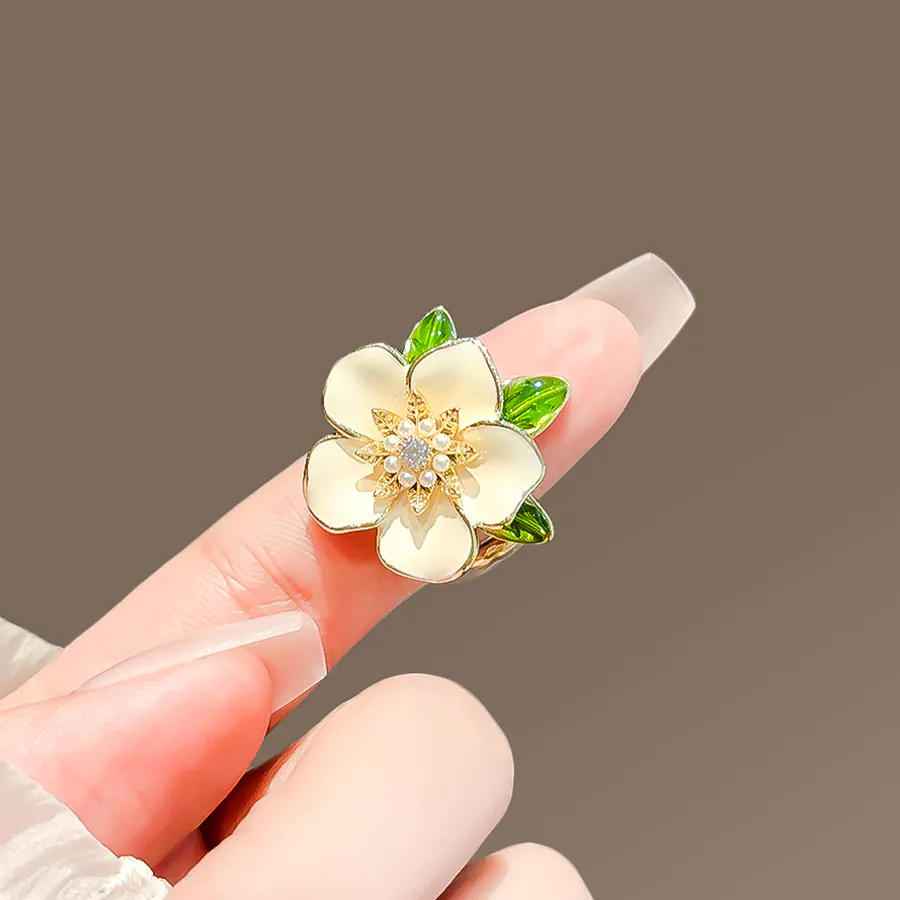 Pin Cài Áo Hoa Trà Đính Đá - Hình ảnh 7