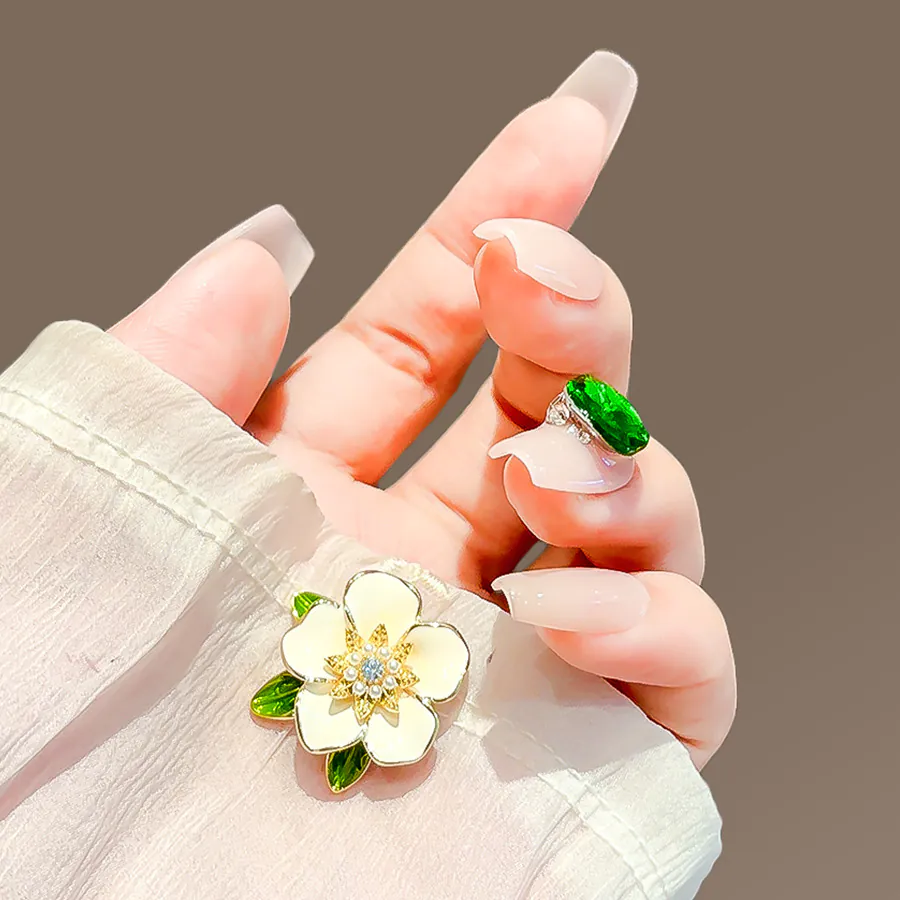 Pin Cài Áo Hoa Trà Đính Đá - Hình ảnh 6
