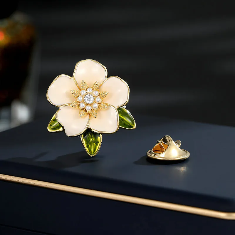 pin cài áo hoa trà đính đá