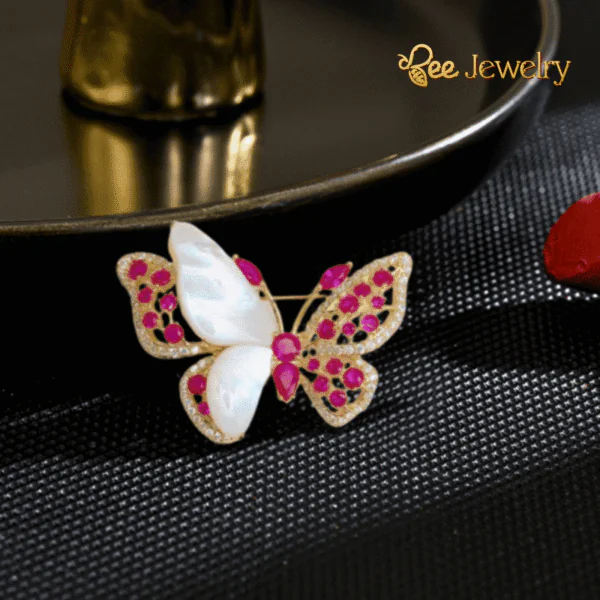 trâm cài áo bươm bướm đính đá ruby