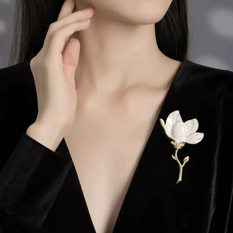 phụ kiện cài áo vest hoa mộc lan
